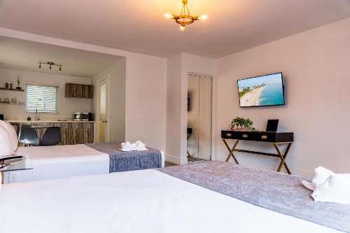 Beachside All Suites Hotel - image 9