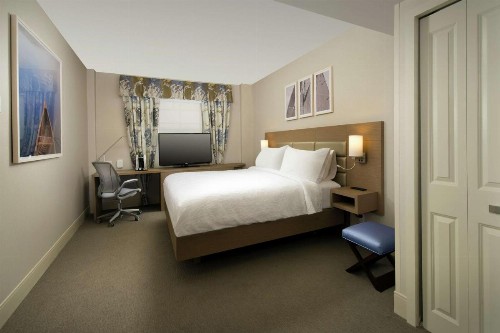 Hilton Garden Inn Miami South Beach - image 32
