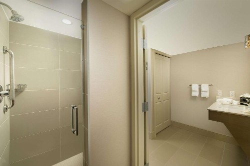 Hilton Garden Inn Miami South Beach - image 35