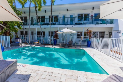 Seaside All Suites Hotel - image 1