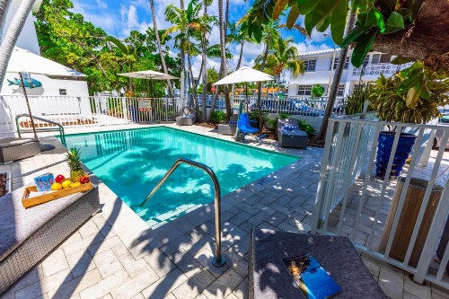Seaside All Suites Hotel - image 11