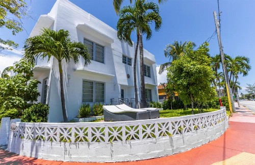 Seaside All Suites Hotel - image 21