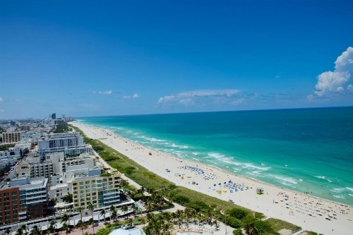 Ocean Front Casablanca Studios with FULL KITCHENS & Beach access By BL Rentals - image 6