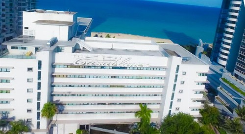 Ocean Front Casablanca Studios with FULL KITCHENS & Beach access By BL Rentals - image 4