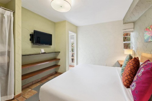El Paseo Hotel - image 28