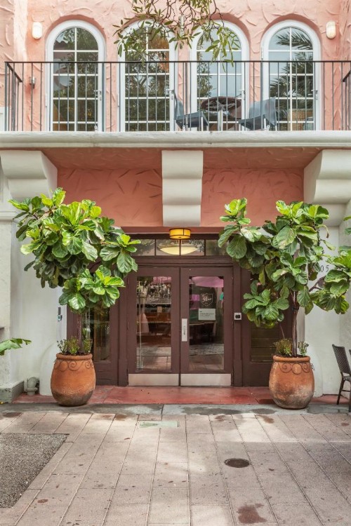 El Paseo Hotel - image 34