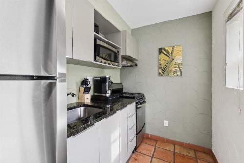 El Paseo Hotel - image 8