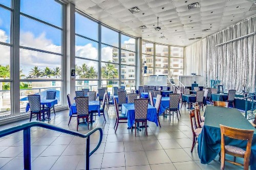 Castle Beach Club Apartments - image 10