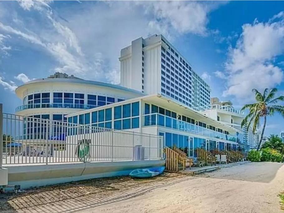 Castle Beach Club Apartments - image 7