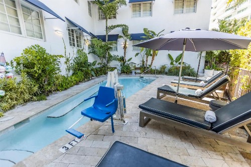 Oceanside Hotel and Suites - image 12