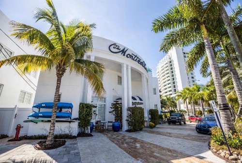 Oceanside Hotel and Suites - image 19