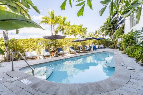 Oceanside Hotel and Suites - image 20