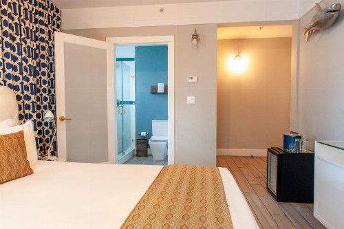 Oceanside Hotel and Suites - image 29