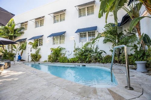Oceanside Hotel and Suites - image 3