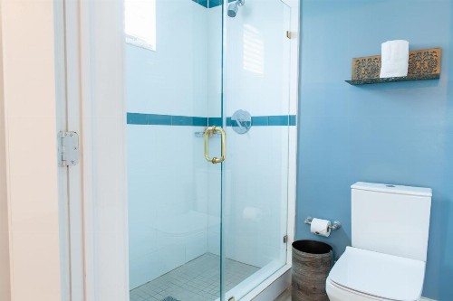 Oceanside Hotel and Suites - image 30