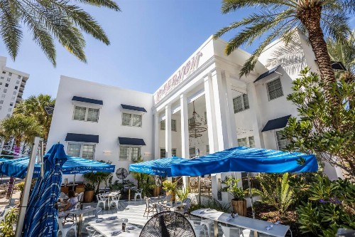 Oceanside Hotel and Suites - image 4