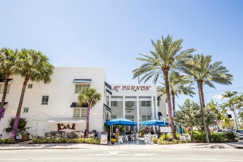 Oceanside Hotel and Suites - image 8