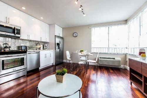 Hudson Apartments - image 11