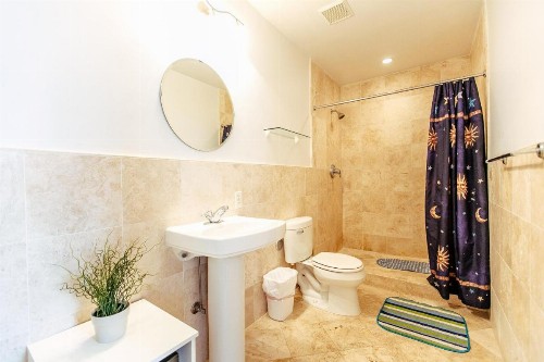 Hudson Apartments - image 21