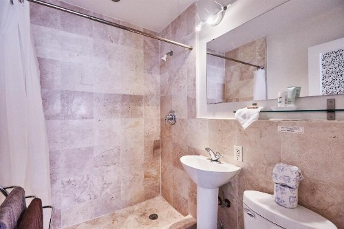 Hudson Apartments - image 6