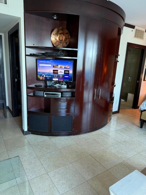 Apartment at De Soleil Hotel on Ocean Drive - image 34