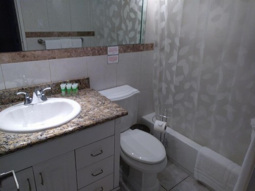 Beachfront Suites - image 8