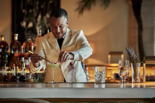 Four Seasons Hotel at The Surf Club - image 10