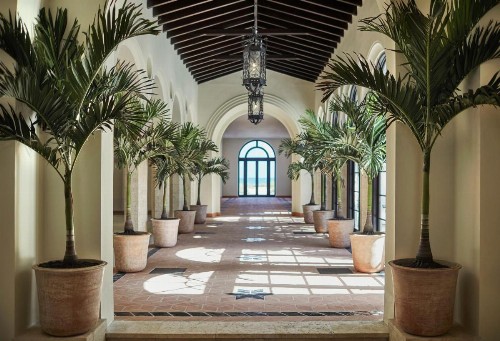 Four Seasons Hotel at The Surf Club - image 8