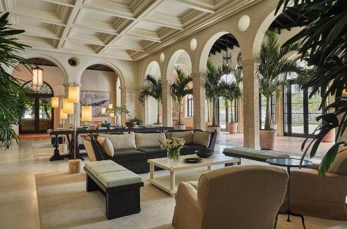 Four Seasons Hotel at The Surf Club - image 9