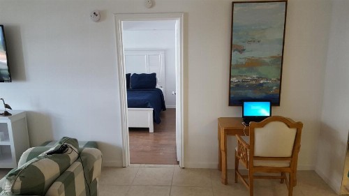 2 Bedroom 2 Bath Beachfront Condo on Miami Beach Millionaire Row - image 17