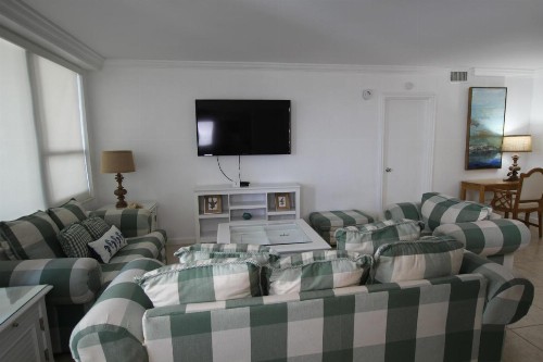 2 Bedroom 2 Bath Beachfront Condo on Miami Beach Millionaire Row - image 32