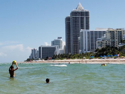 2 Bedroom 2 Bath Beachfront Condo on Miami Beach Millionaire Row - image 34