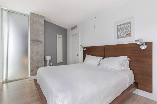 Boutique Hotel Suite 1215 West Avenue - image 8
