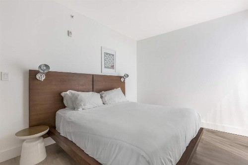 Boutique Hotel Suite 1215 West Avenue - image 9