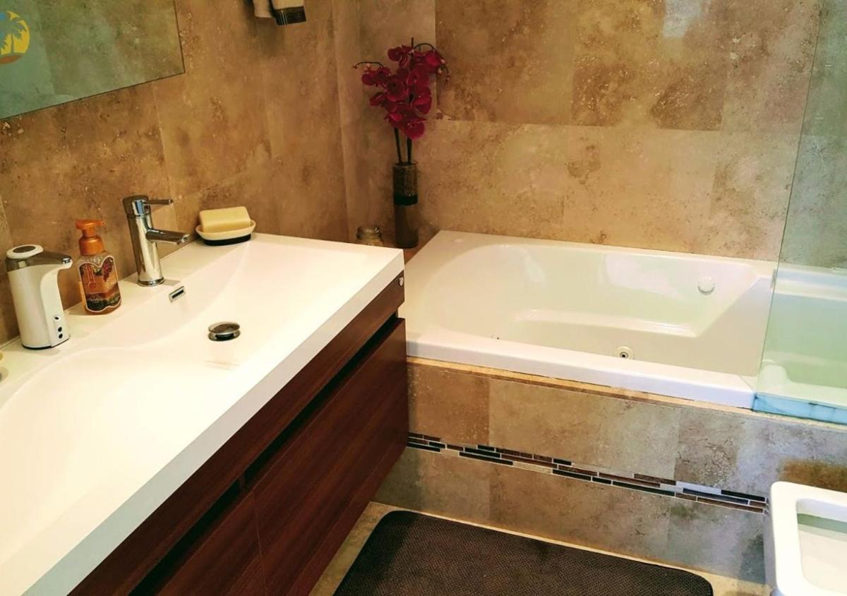 Luxury Beach Resort - HORA RENTALS - image 7