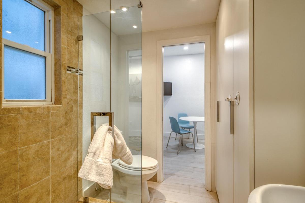 Ocean Drive Apartments - image 7
