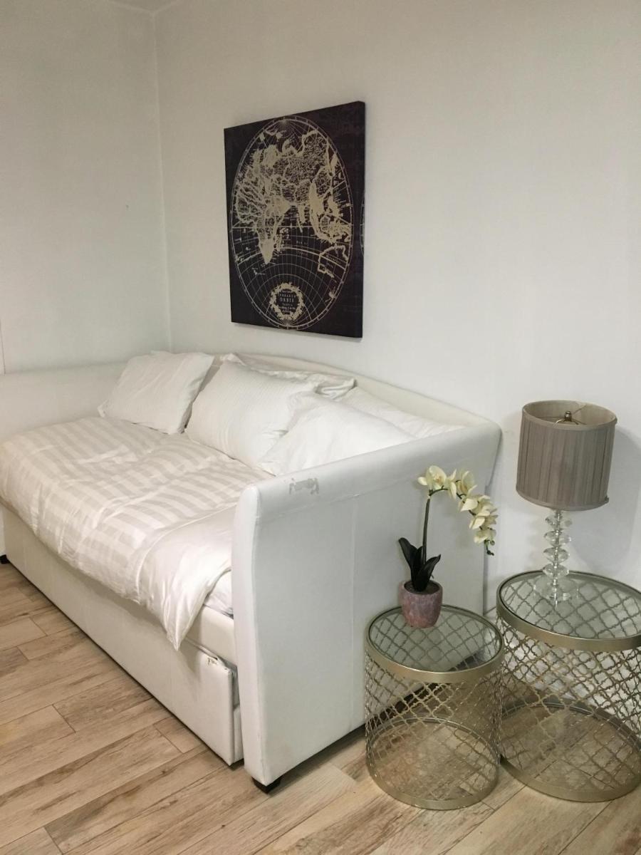 2 Bedroom Ocean Drive Newly Renovated - image 2