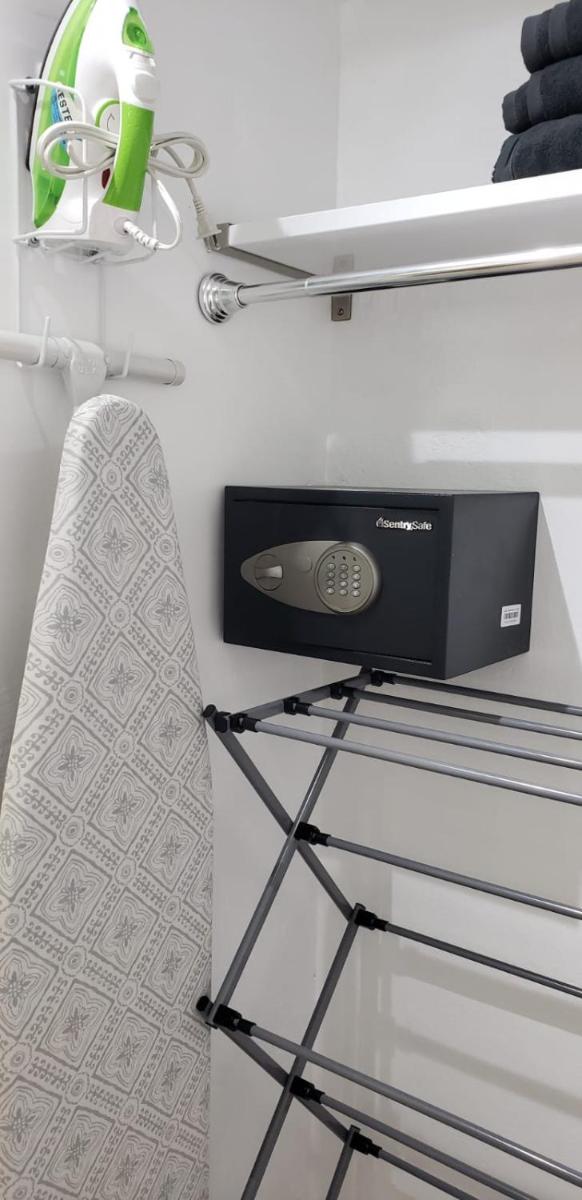 Miami Beach Suncoast apartments VII - image 5