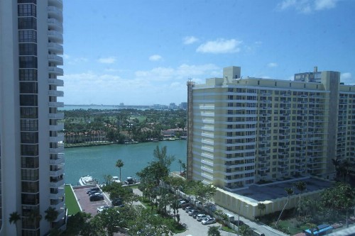Penthouse in the sky - image 24