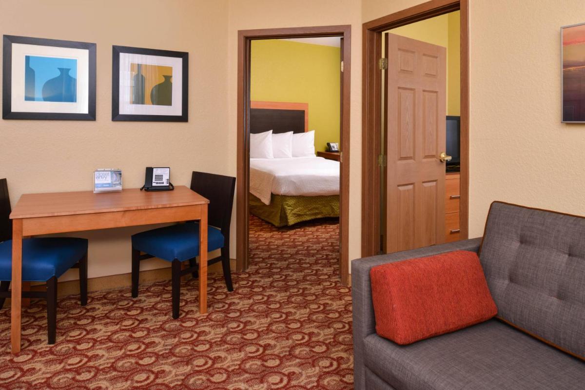 TownePlace Suites Miami Lakes - image 6