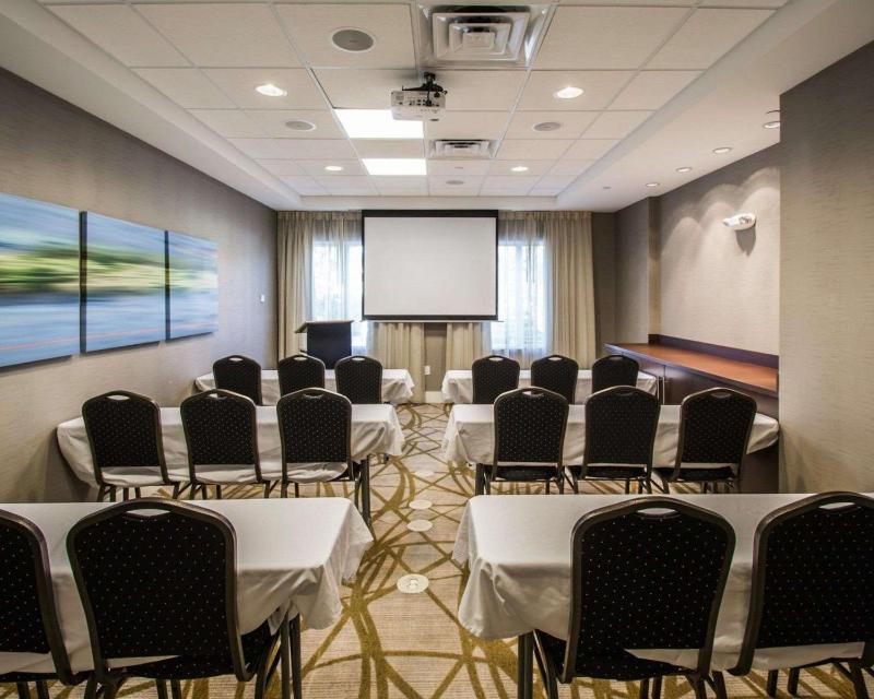 Comfort Suites Miami Airport North - image 6
