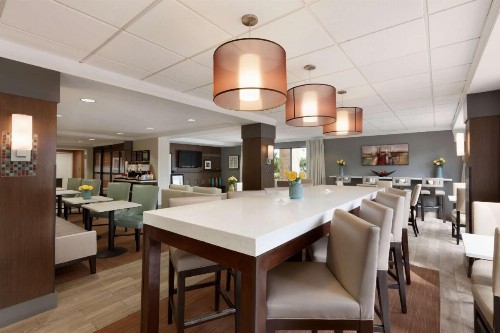 Hampton Inn Miami-Airport West - image 2