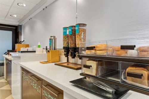 Hampton Inn Miami-Airport West - image 22