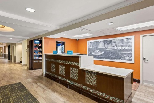 Hampton Inn Miami-Airport West - image 23