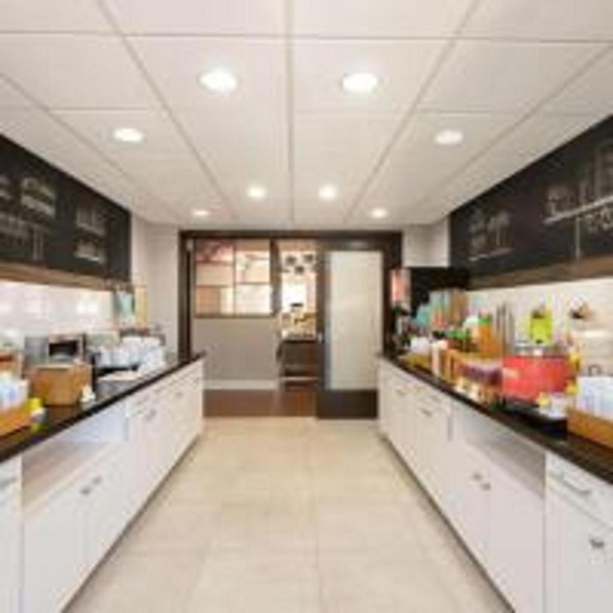 Hampton Inn Miami-Airport West - image 3