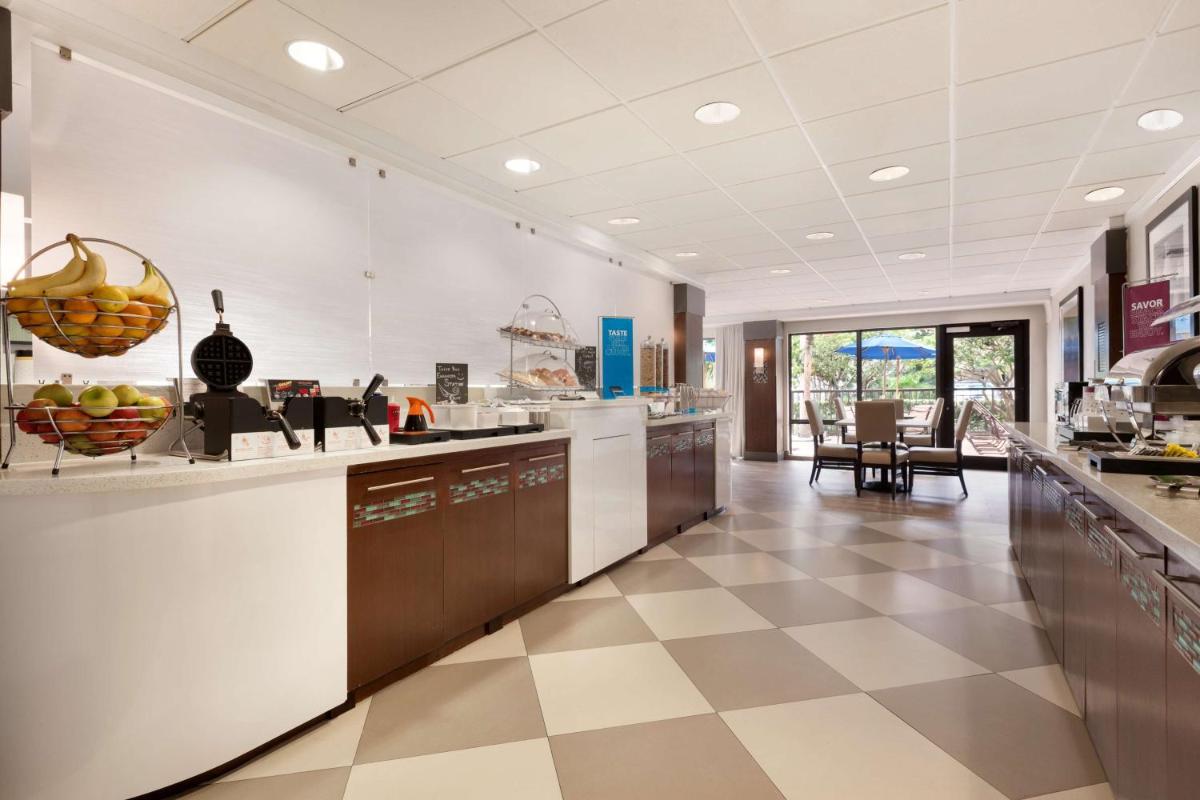 Hampton Inn Miami-Airport West - image 4