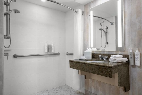 Hampton Inn Miami-Airport West - image 42