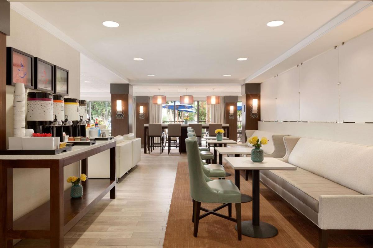 Hampton Inn Miami-Airport West - image 6