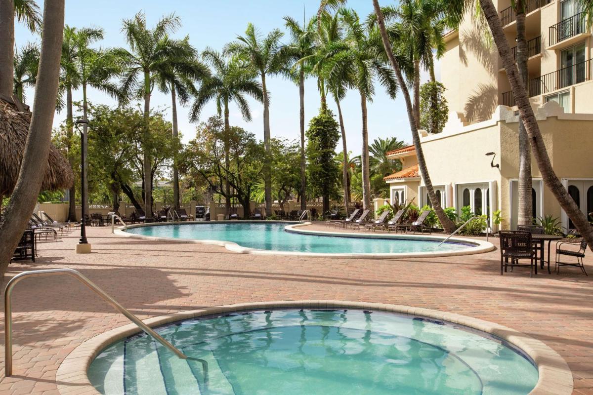 Embassy Suites by Hilton Miami International Airport - main image