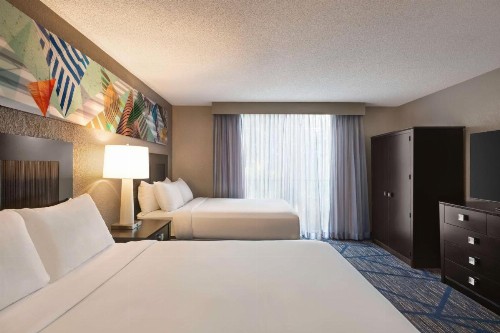 Embassy Suites by Hilton Miami International Airport - image 23